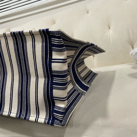 Christian Dior Stripes Book Large Tote Bag - Picture 7 of 16